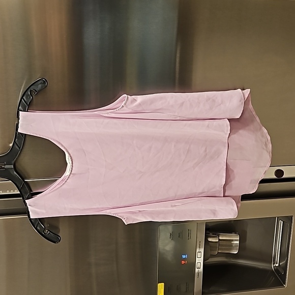 đź’•CUPCAKES AND CASHMEREđź’• Chiffon Sleeveless Blouse ~ Light Pink NWOT - Picture 1 of 5